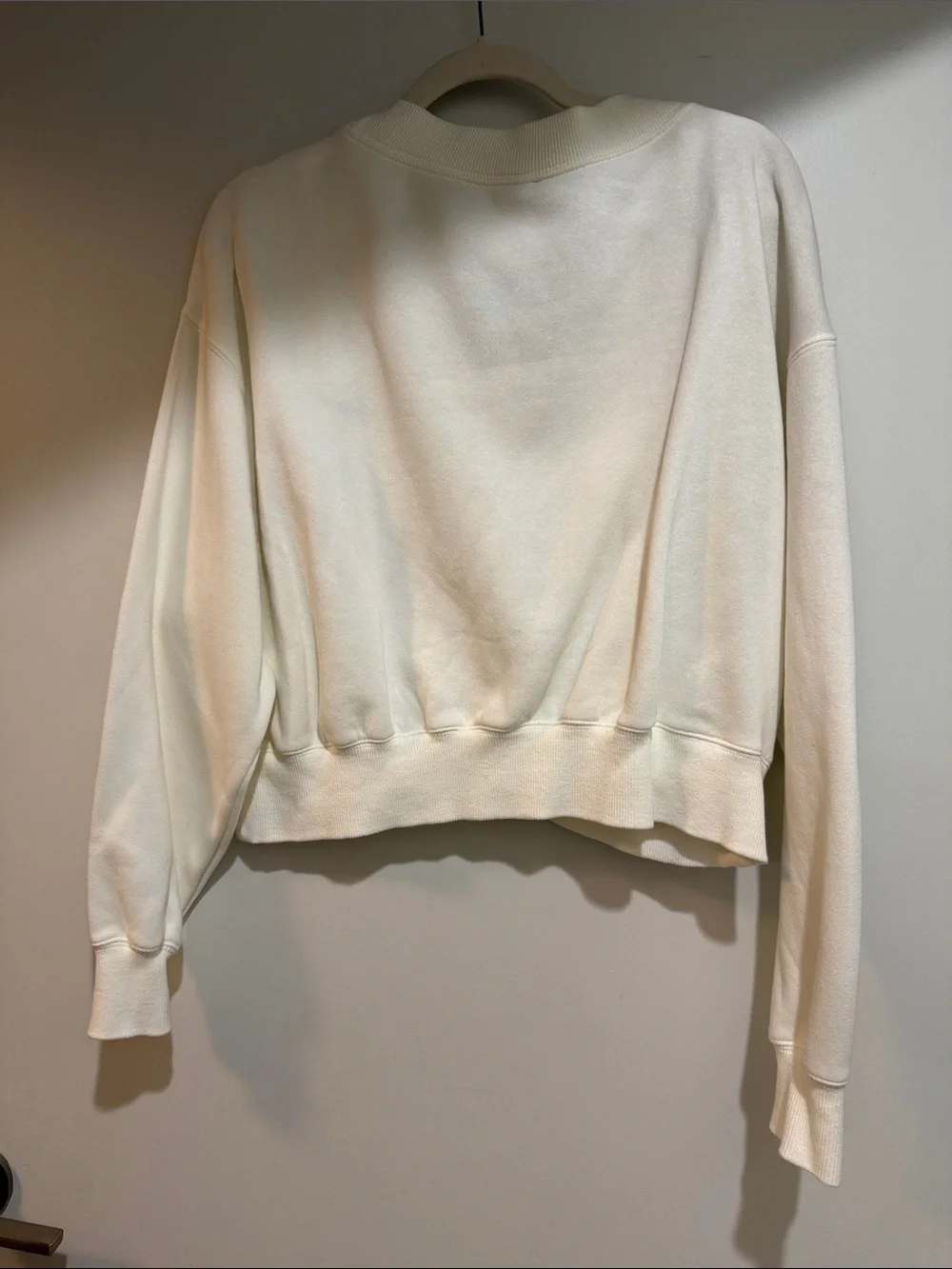 Nike Cream V-Neck Cropped Sweatshirt size L